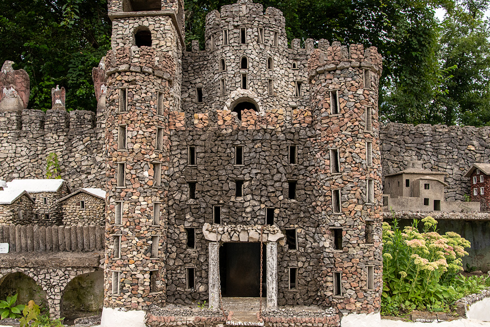 Hartman Rock Garden: Springfield back yard radiates with Depression-era folk art