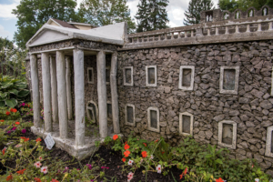 Hartman Rock Garden: Springfield back yard radiates with Depression-era folk art